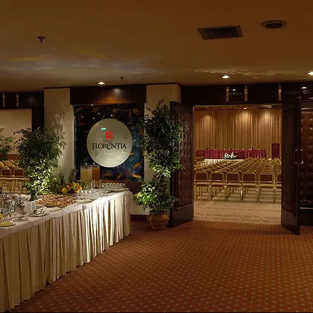 Conference Florentia ホテル 4*