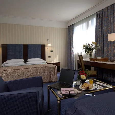 Conference Florentia ホテル 4*