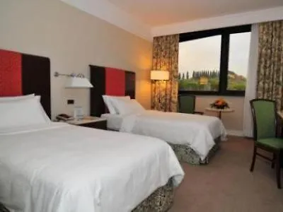 Conference Florentia ホテル 4*