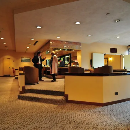Conference Florentia ホテル 4*